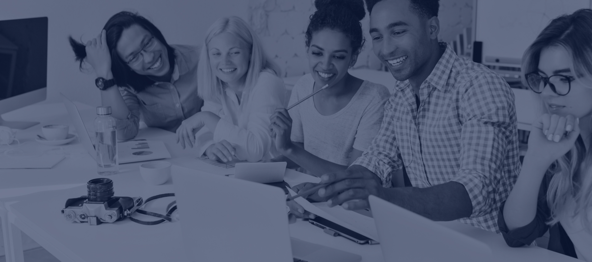 Equipo de ITGLOBAL operando infraestructura crítica
